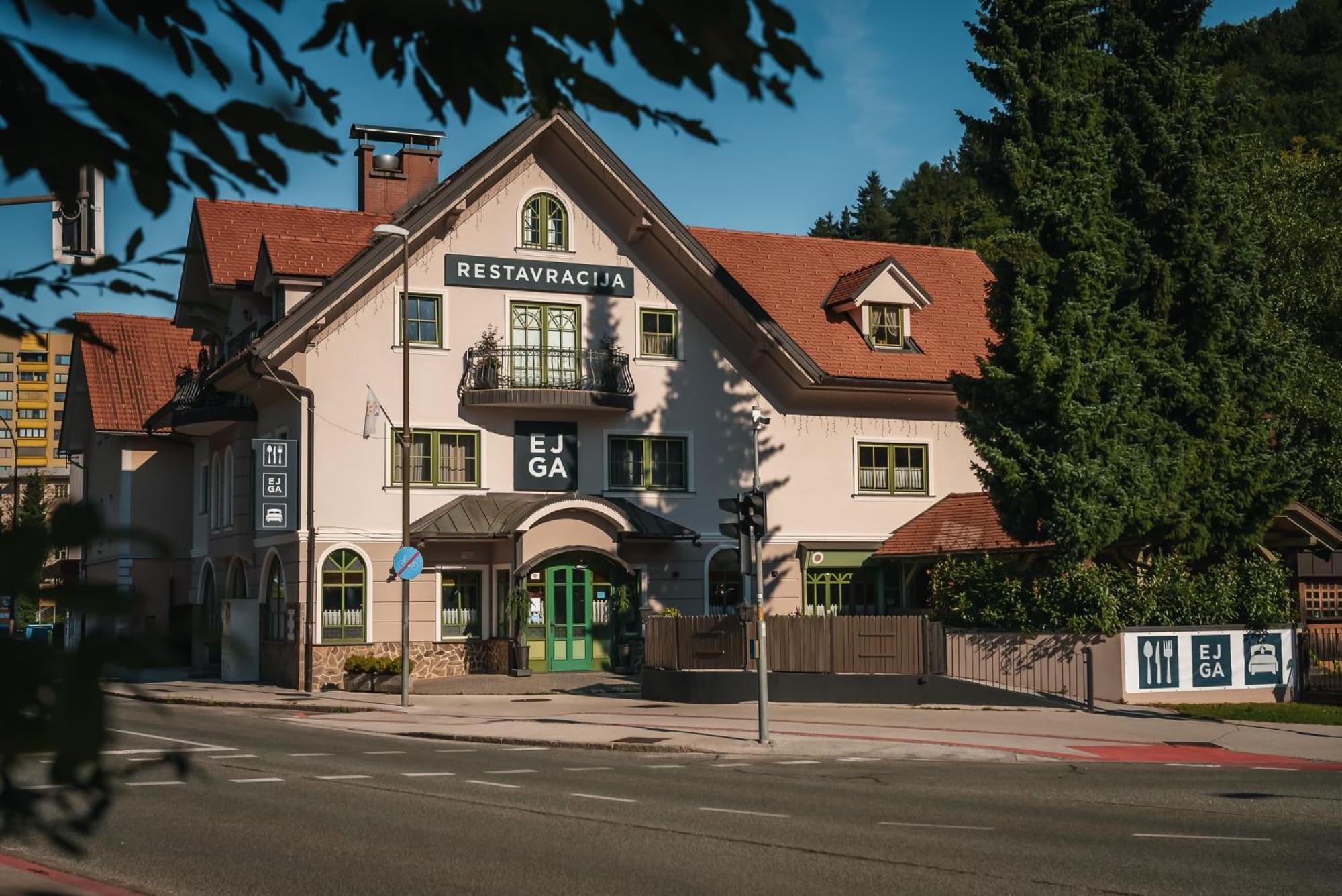 Guest House Ejga Jesenice Esterno foto